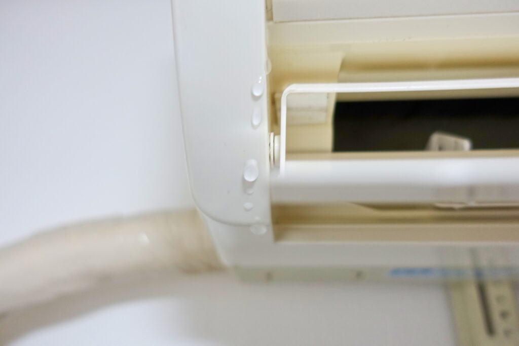 エアコン水漏れ